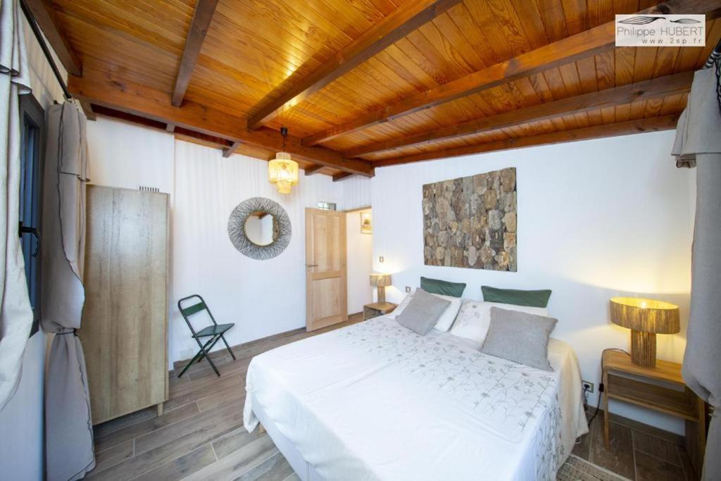 Maison Terre De Lune Mondragon Bagian luar foto