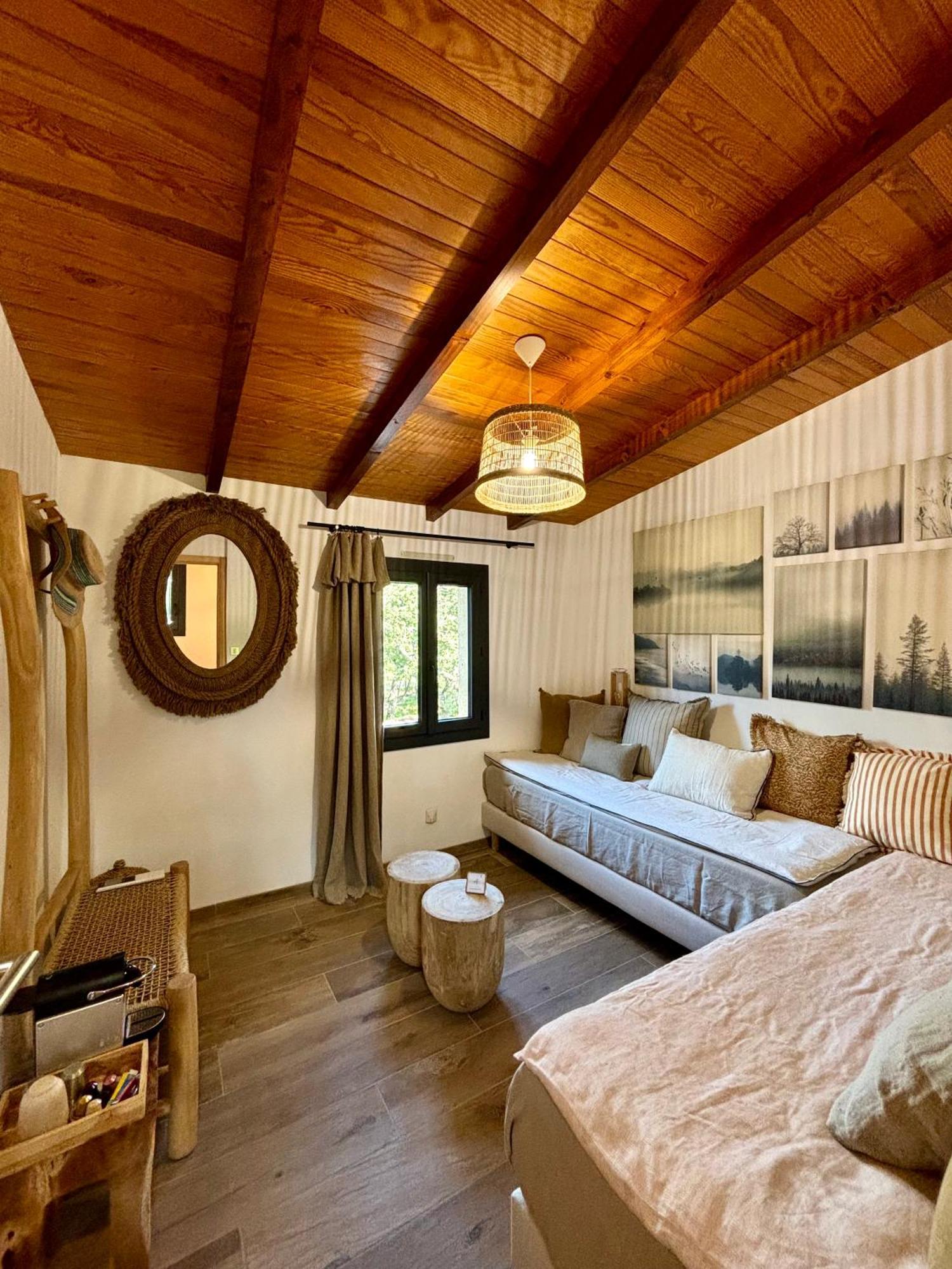 Maison Terre De Lune Mondragon Bagian luar foto